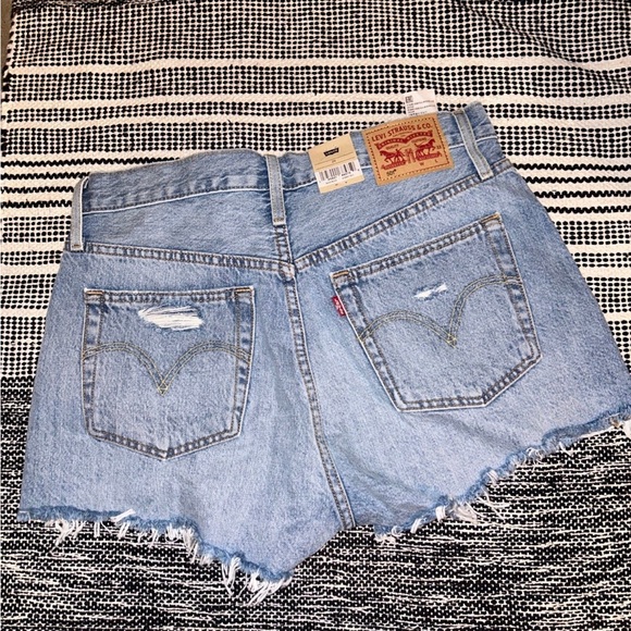 Levi 501 shorts NWT size 29 light blue - Picture 3 of 5